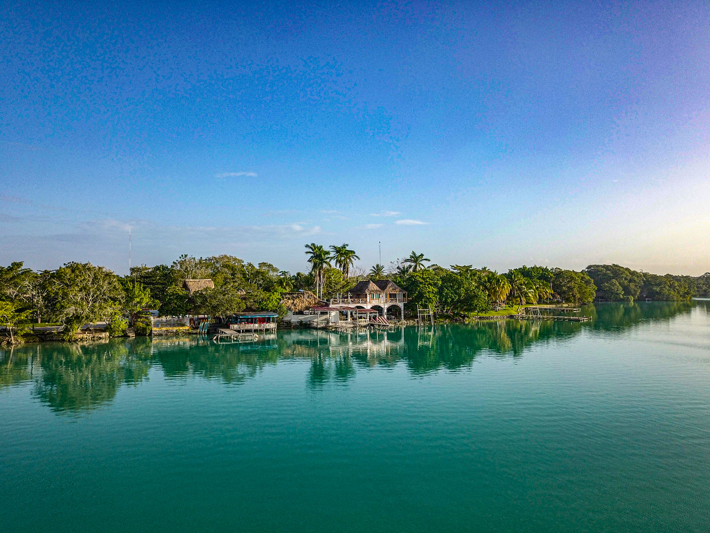 Celebra tu boda frente a la laguna en Huay-Pix